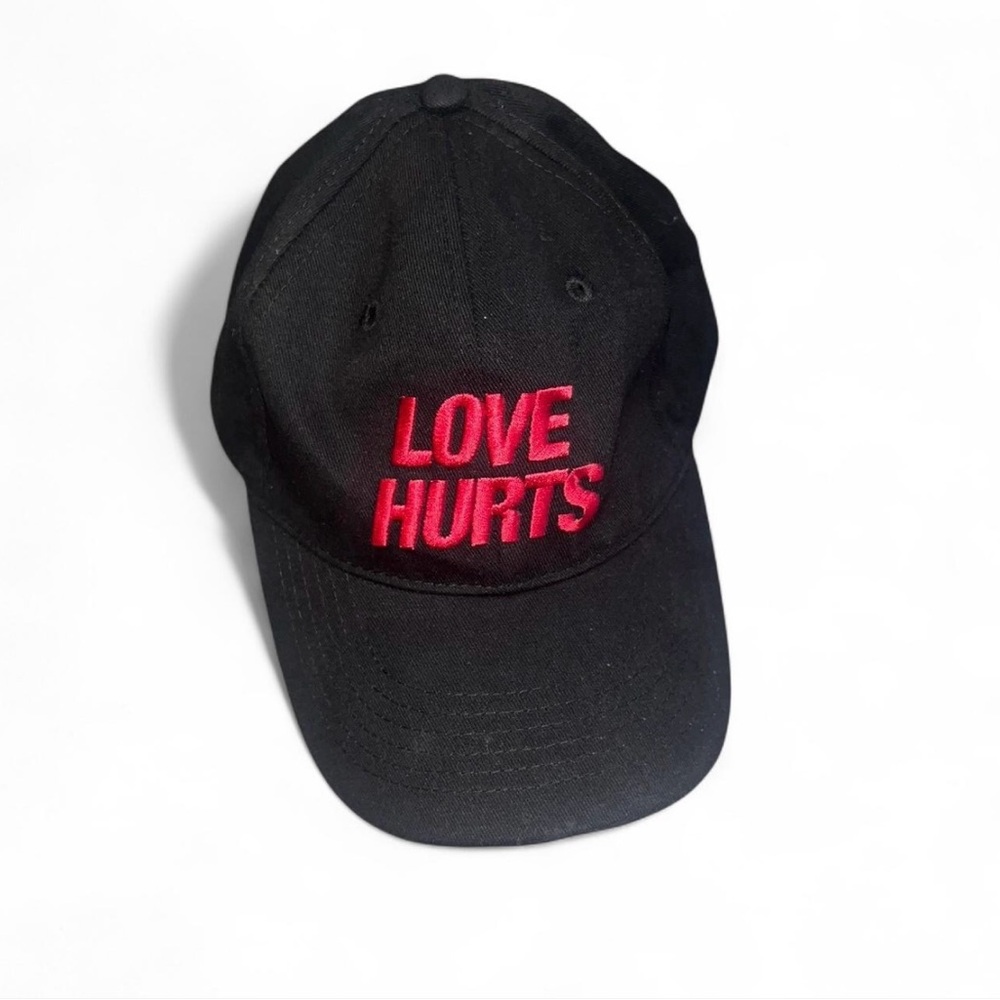 Love hurts black cap